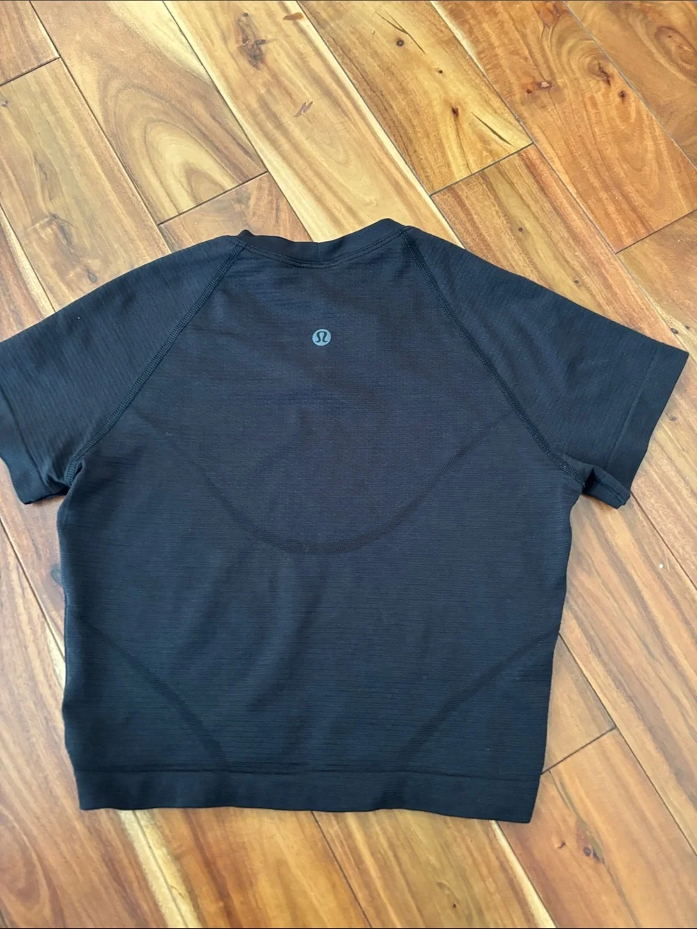 lululemon athletica Black Short Sleeve cropped Crew Top